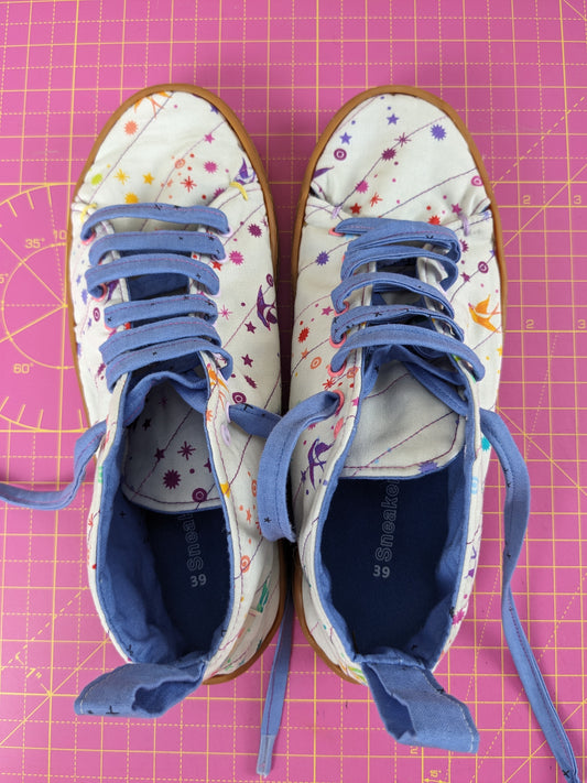 Make your own pair of quilted sneakers! PART II